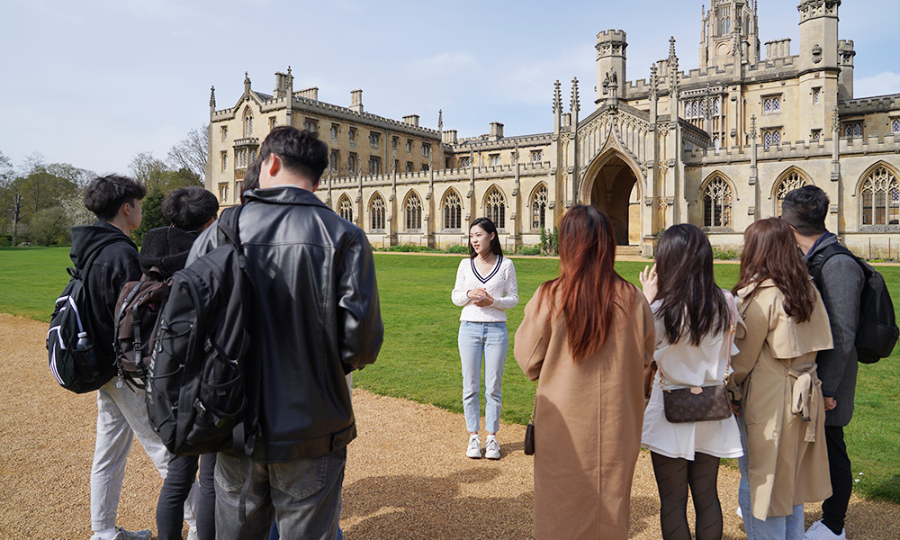 Private Cambridge Walking Tour (90 Minutes)
