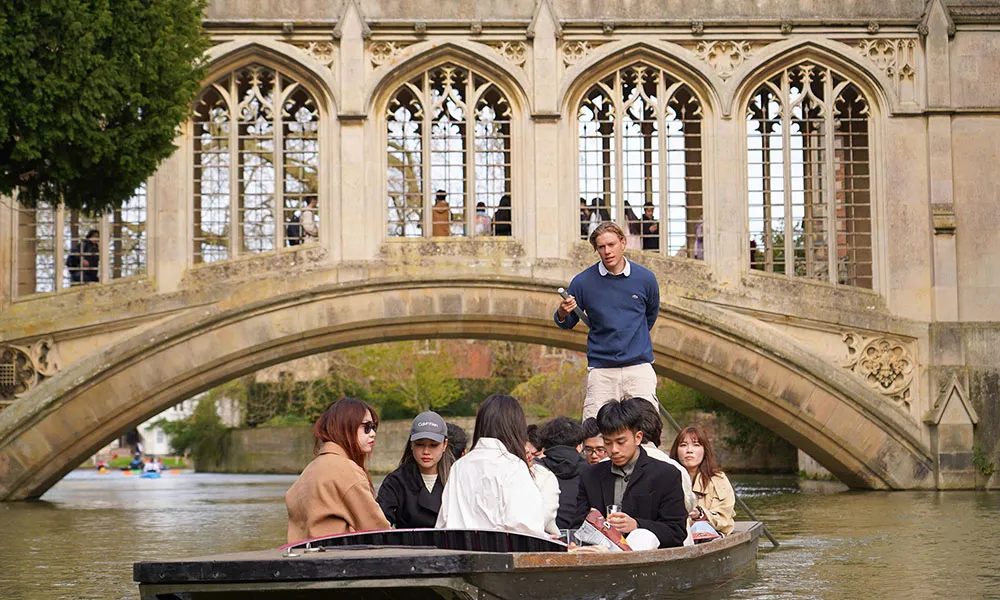 Shared Punting Tour (English Commentary)