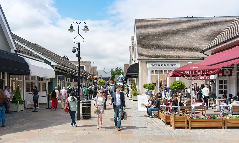 Bicester Village Shopping Tour with Guide